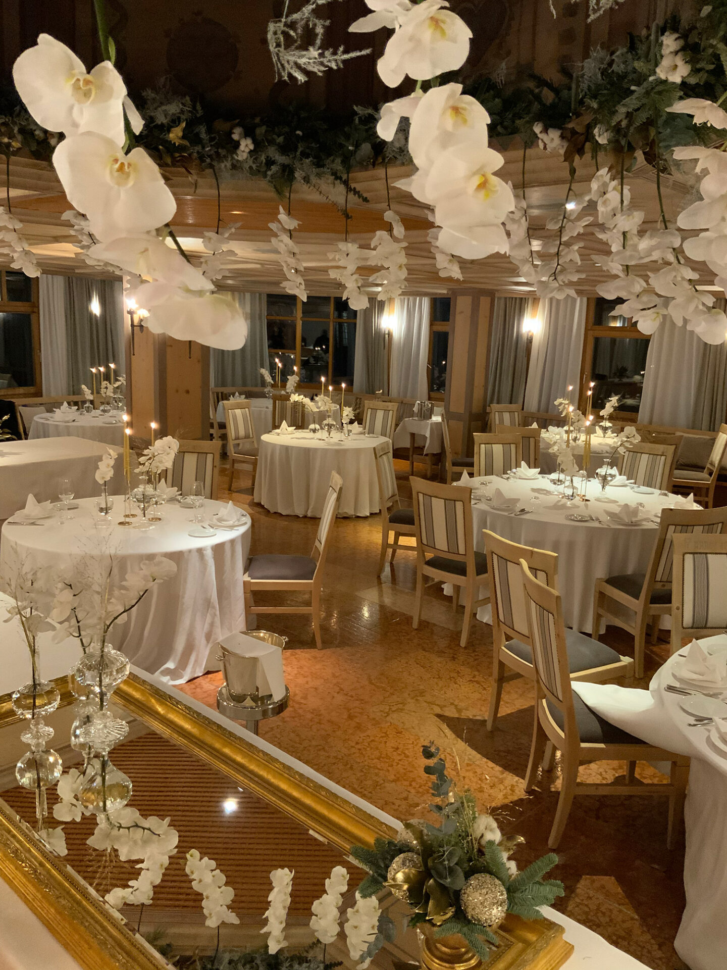 Flowersbl - Allestimenti floreali per eventi, hotel, matrimoni. Servizio di floral design.